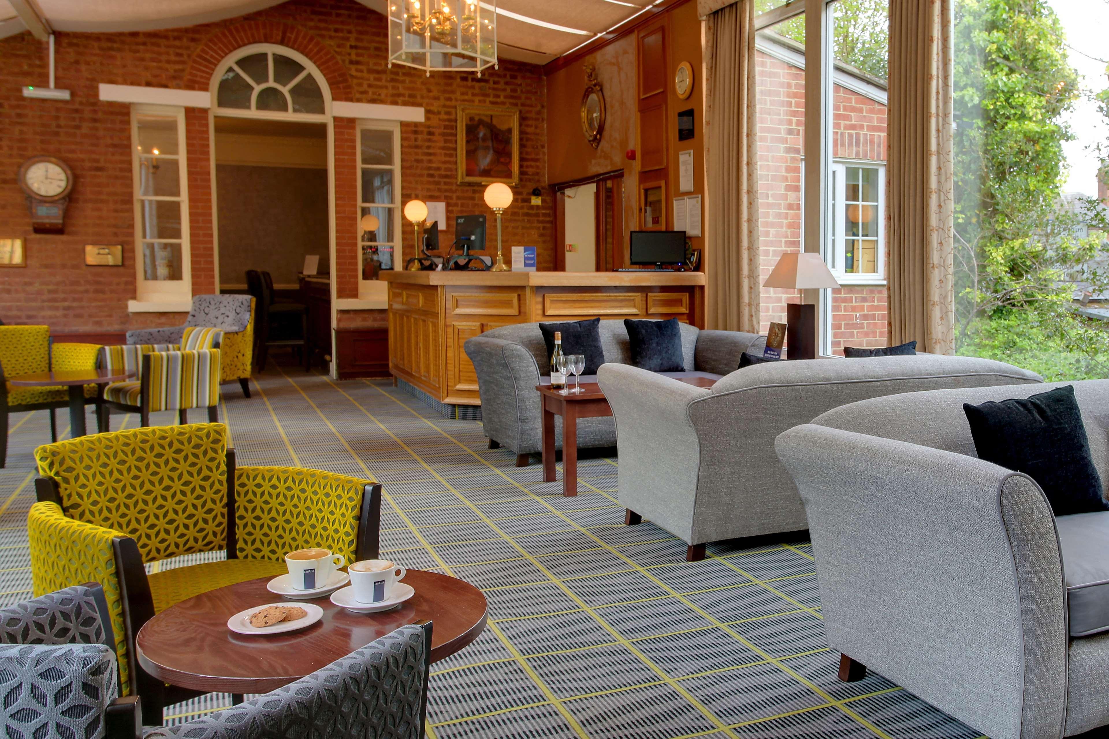 Best Western Moore Place Hotel Милтън Кейнс Екстериор снимка