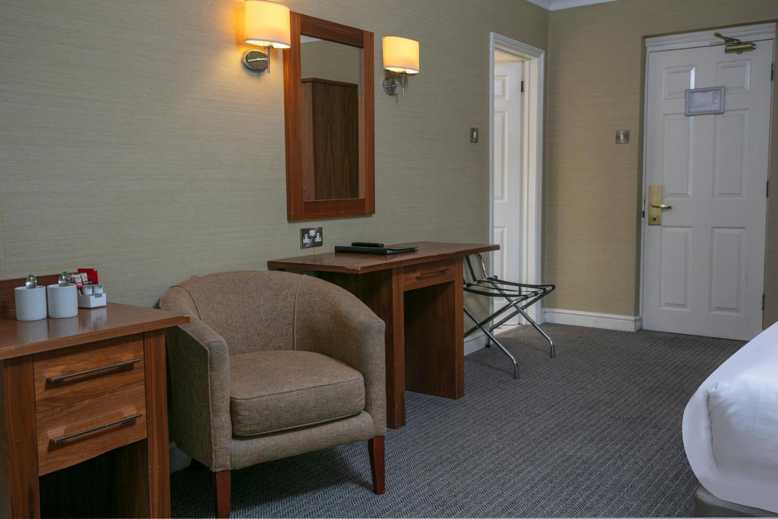 Best Western Moore Place Hotel Милтън Кейнс Екстериор снимка